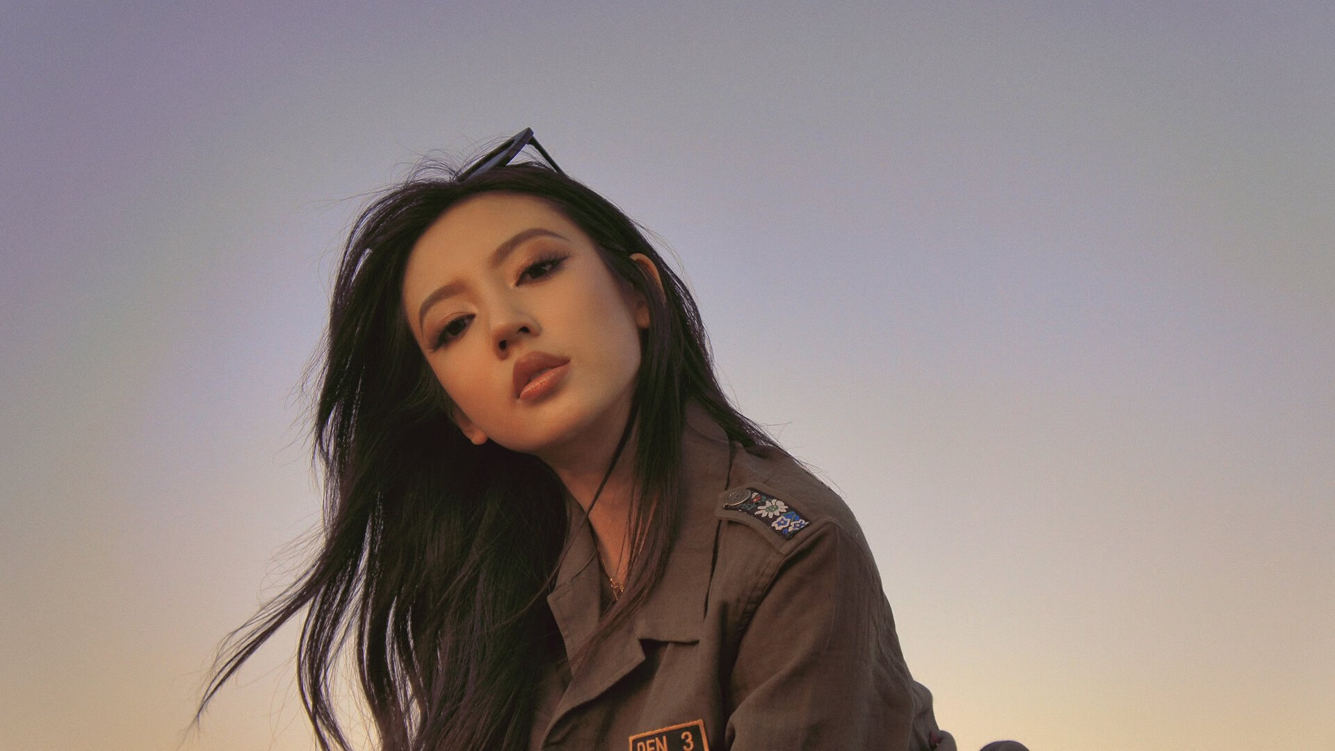 _逆境中的坚韧:运动员咬紧牙关完成精彩逆转_,运动员嘴里咬的是什么